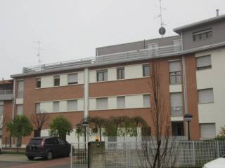 Posto auto in vendita a modena strada vaciglio sud, 1135