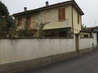 Casa indipendente all'asta a dorno via mons. passerini, 96