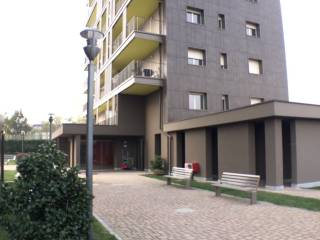 Garage in vendita a milano via castellammare, 14