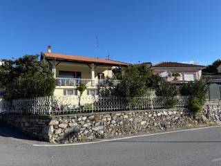 Villa in vendita a boissano via delle ginestre