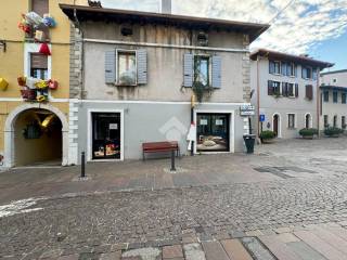 Pizzeria in affitto a padenghe sul garda piazza giacomo matteotti, 21