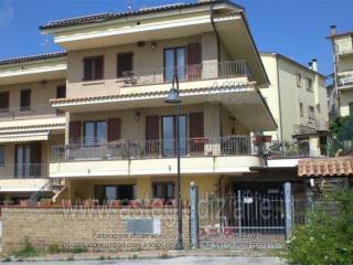 Villa a schiera all'asta ad atri via salvo d'acquisto, 64032 atri te, italia