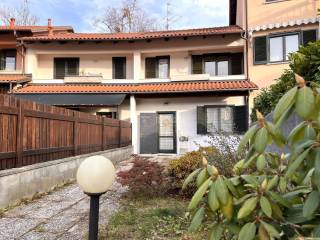 Villa a schiera in vendita a biella strada novella