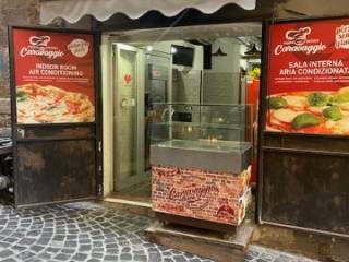 Negozio in vendita a napoli via dei tribunali, 139