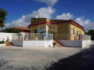 Villa in vendita a ragusa via giuseppe gurrieri, snc