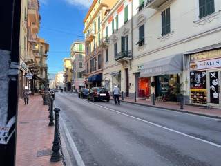 Appartamento in vendita a bordighera via vittorio emanuele, 136