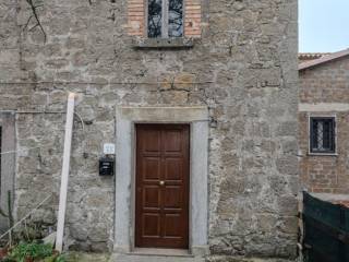 Casa indipendente in vendita a montefiascone via stefanoni, 22