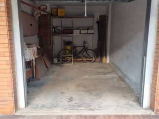 Garage in vendita a celle ligure via trento, 74