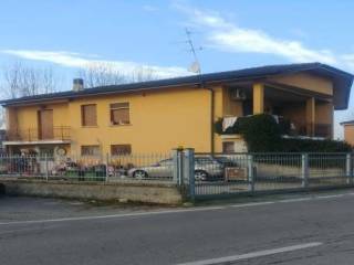 Casa indipendente in vendita a spino d'adda via vacchelli