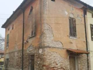 Casa indipendente in vendita ad argenta via zenzalino