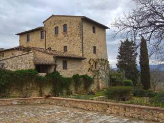 Intero stabile all'asta a san gimignano località montauto