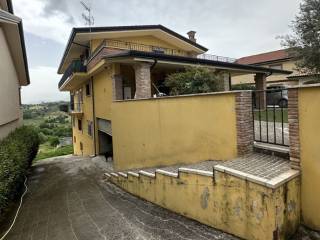 Garage in vendita a boville ernica via fontana rosa