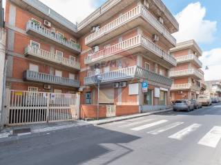 Garage in vendita a misterbianco via giuseppe garibaldi, 187