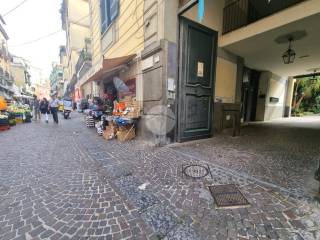 Garage in vendita a napoli via annella di massimo