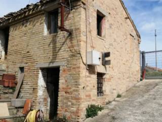 Colonica all'asta a sant'elpidio a mare strada santa caterina