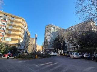 Garage in affitto a napoli piazza dell' immacolata, 8