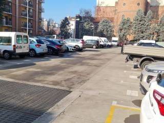 Posto auto in affitto a milano via bari, 6