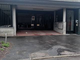 Garage in affitto a milano viale ca' granda, 21