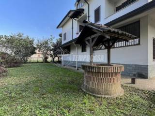 Casa indipendente in vendita a brugherio via ferdinando magellano