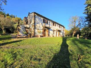 Colonica in vendita a montaione zona campagna