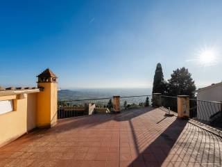 Casa indipendente in vendita a cortona via galileo galilei, 5