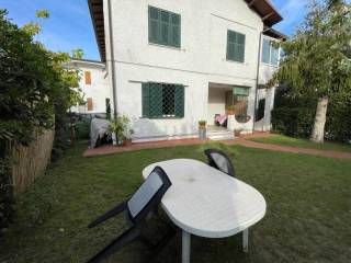 Villa a schiera in vendita a montignoso via pardini,