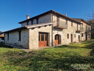 Casale in vendita a castel ritaldi san lorenzo