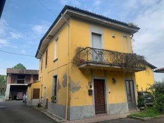 Casa indipendente all'asta a torrevecchia pia via p.zza santi pietro e paolo, 20