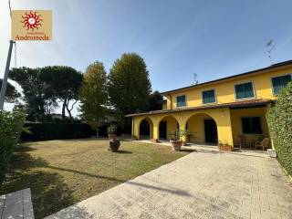 Villa in vendita a forte dei marmi via san camillo