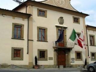 Negozio in affitto a pontassieve piazza della stazione