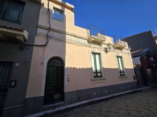 Casa indipendente in in vendita da privato ad aci catena via maesano, 6