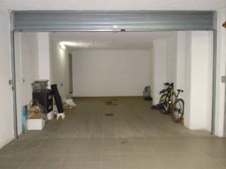 Garage in vendita a roma piazzale dei caduti della montagnola, 49