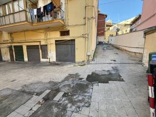 Garage in affitto a catania via vecchia ognina