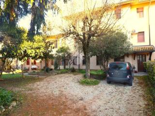 Villa bifamiliare in vendita a roverbella via solferino e san martino, 33