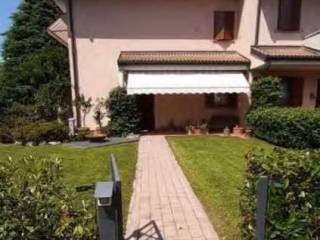 Villa a schiera in vendita ad arese piazza dello sport