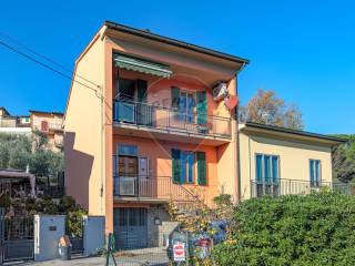 Casa indipendente in vendita a vaiano via del salice, 4