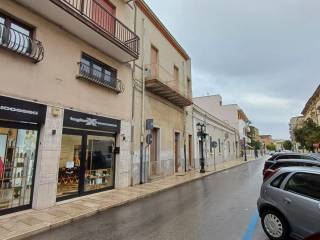 Appartamento in vendita a francavilla fontana corso giuseppe garibaldi, 50a