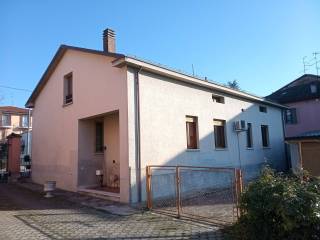 Casa indipendente in in vendita da privato a reggio nell'emilia via isaac newton, 66