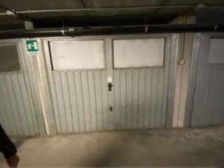 Garage in vendita a trofarello via alcide de gasperi