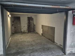 Garage in affitto a legnano via resegone, 57