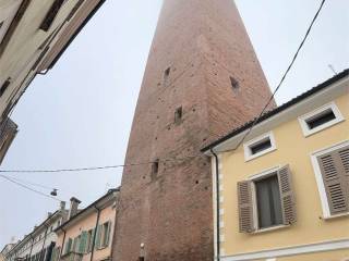 Casa indipendente in vendita a mantova via tazzoli, 11