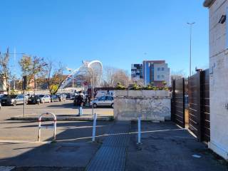 Garage in vendita a roma via ostiense, 119