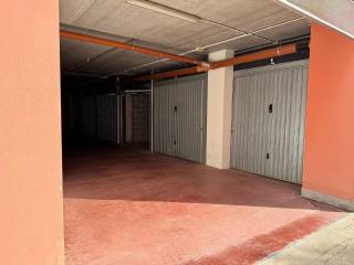 Garage in affitto a fonte nuova via 1 maggio, 81