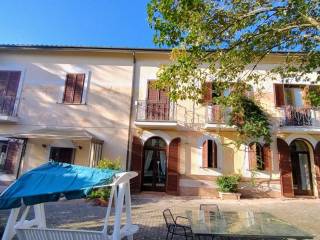 Villa in in vendita da privato a pietrelcina via gregaria, 45