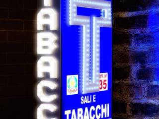 Tabaccheria in vendita a rho via trebbia