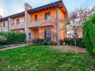 Villa a schiera in vendita a carpenedolo via togliatti