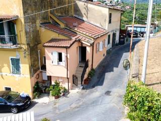 Casa indipendente in vendita a imperia via san bartolomeo