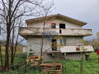 Villa in vendita a cugnoli via s. anatolio, 4