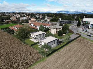 Villa in vendita a guanzate via 25 aprile