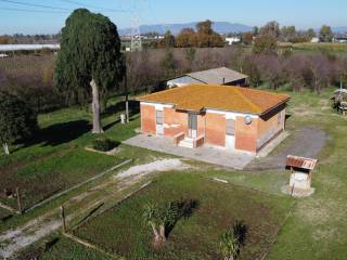 Villa in vendita a cisterna di latina via santa maria goretti